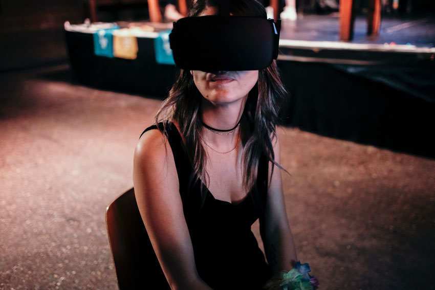 Virtual Reality and colors to change peoples emotions